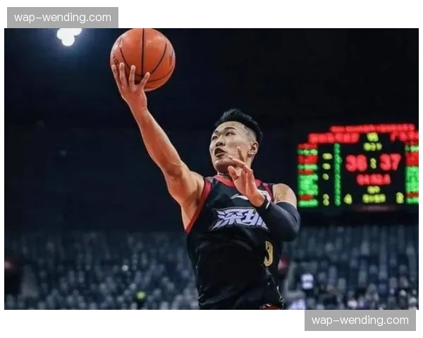 贺希宁打出MVP水准表现 持球核心能力助深圳逆袭 贺希宁打出MVP水准表现 持球核心能力助深圳逆袭